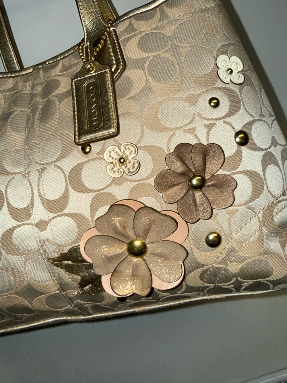 SOLD-Coach Floral Appliqué Classic Jacquard Medium Carryall Tote F18894 - Picture 2 of 13
